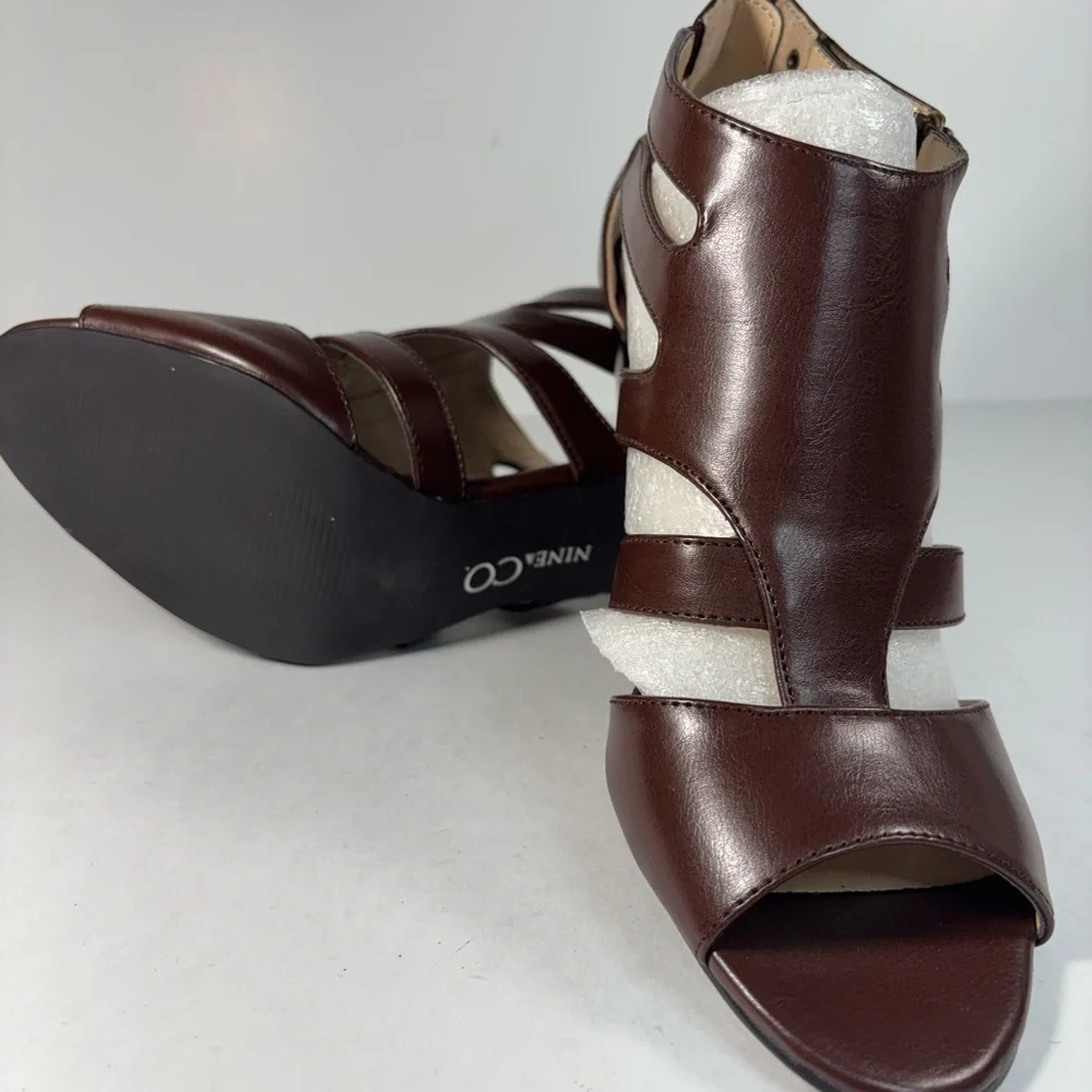 Brown‎ Strapped Cage Upper Block Heel Pep Toe Buckle Accent Back Womens 7.5